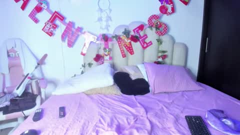    online show from February 5, 2025, 2:37 pm