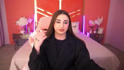 naomibaae online show from November 24, 2025, 2:39 pm