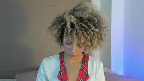 naomidawson online show from March 6, 2026, 12:07 am