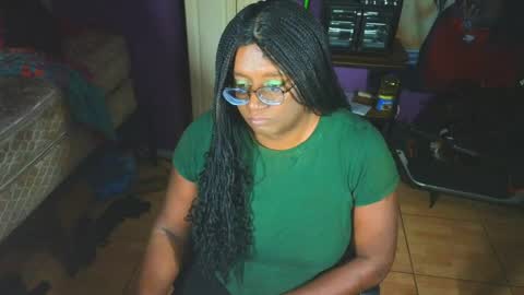 Snapshot of naomifux chatting on April 29, 2026, 6:28 am Naomi online show from April 29, 2026, 6:28 am