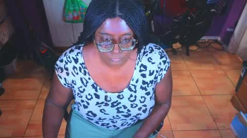 Snapshot of naomifux chatting on May 11, 2026, 8:06 pm Naomi online show from May 11, 2026, 8:06 pm