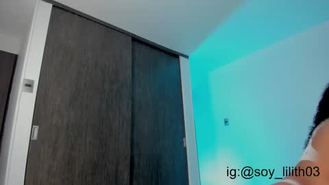 Naomi  online show from November 9, 2025, 2:43 am