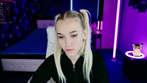 naomihita online show from October 31, 2025, 9:54 am