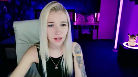 naomihita online show from November 6, 2025, 3:02 pm