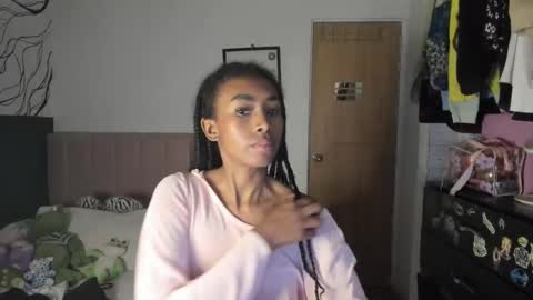 Naomii online show from February 9, 2025, 6:54 am