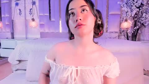 Snapshot of naomii_star chatting on February 28, 2026, 5:41 am online show from February 28, 2026, 5:41 am