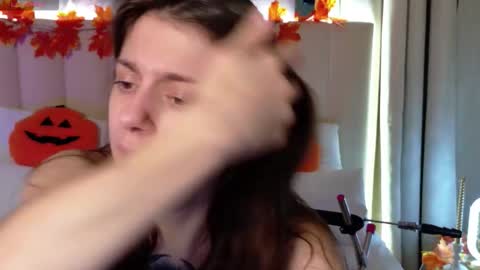 Naomi online show from October 29, 2025, 5:10 am