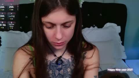 Naomi online show from December 4, 2025, 5:06 am