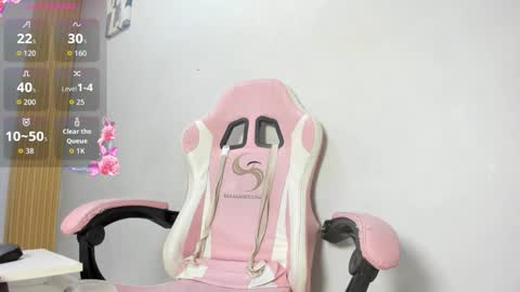 naomis_35 online show from March 21, 2026, 8:01 pm