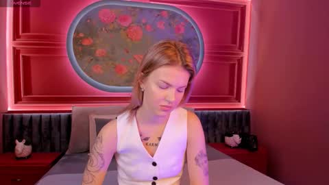 Naomi online show from October 10, 2025, 7:35 pm