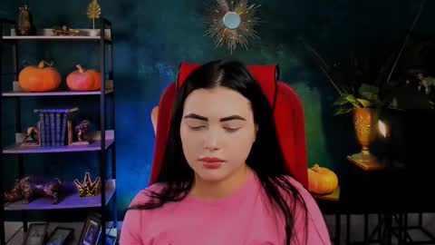 naomiwilsons online show from October 31, 2025, 8:26 am