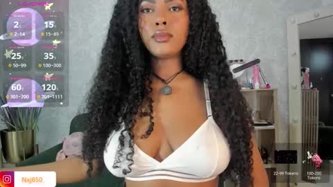 Naomi     online show from November 17, 2025, 11:32 pm