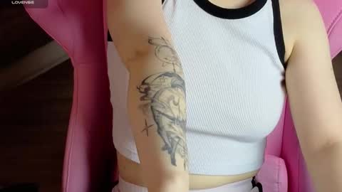 Snapshot of naomiyoru chatting on October 2, 2025, 8:27 pm Naomi online show from October 2, 2025, 8:27 pm