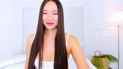 Naomi online show from October 31, 2025, 3:07 am