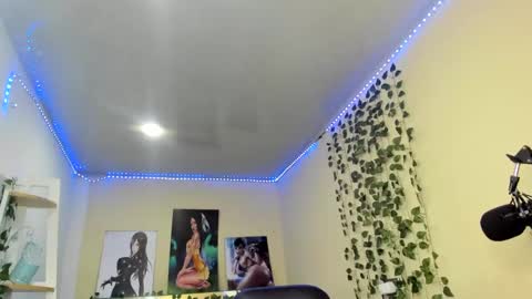 naomy online show from December 9, 2024, 7:29 pm