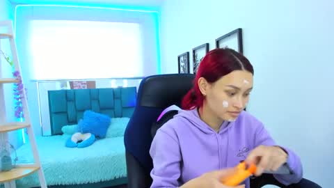 naomy online show from September 22, 2025, 7:38 pm