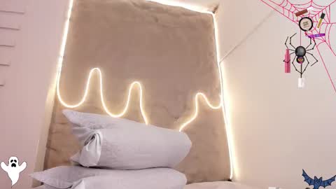 Snapshot of naomy_gyal chatting on October 23, 2025, 7:12 pm I am Naomy online show from October 23, 2025, 7:12 pm