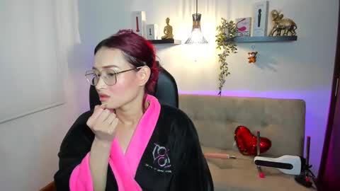 naomy online show from May 19, 2026, 1:56 am