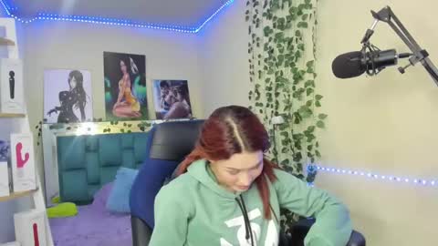 naomy online show from December 18, 2024, 2:21 am