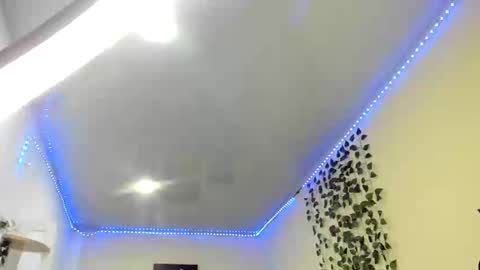 naomy online show from January 4, 2025, 2:35 am
