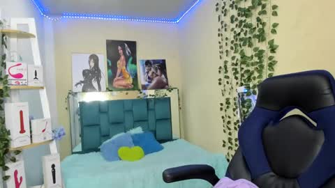 naomy online show from February 27, 2025, 8:09 pm