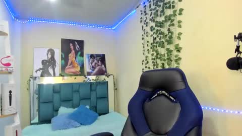 naomy online show from March 11, 2025, 2:32 am