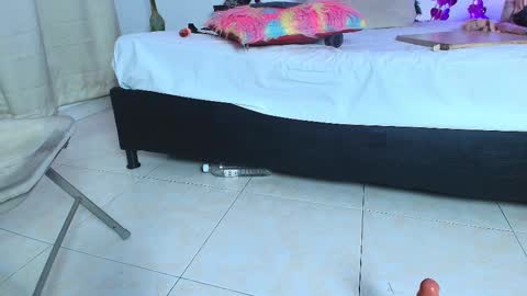 Naomy online show from March 5, 2025, 2:01 pm