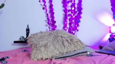 Naomy online show from March 8, 2025, 5:11 pm