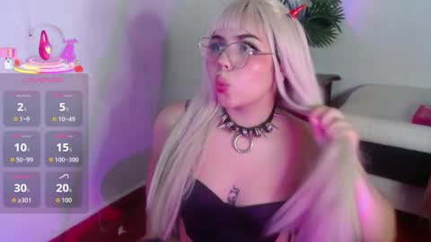 Naomy online show from September 12, 2025, 3:28 am