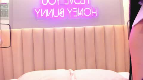 Snapshot of naomymonroe_ chatting on October 15, 2025, 9:48 pm Naomy  online show from October 15, 2025, 9:48 pm