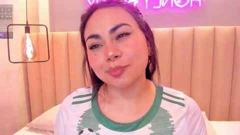 Snapshot of naomymonroe_ chatting on October 16, 2025, 9:49 pm Naomy  online show from October 16, 2025, 9:49 pm