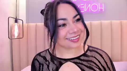 Naomy  online show from June 10, 2026, 10:47 am