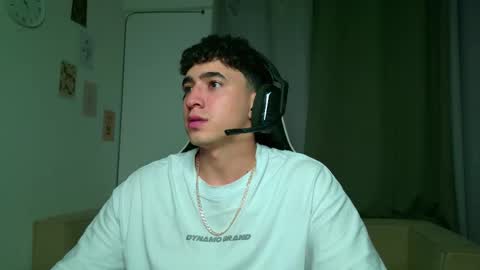 Snapshot of naranjo_seb chatting on October 3, 2025, 3:58 am sebastian online show from October 3, 2025, 3:58 am