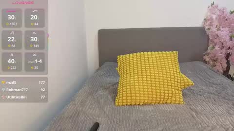 nari_jin online show from December 13, 2025, 7:53 pm