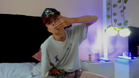 Snapshot of nascary_fox chatting on September 18, 2025, 8:00 pm Nascary Fox online show from September 18, 2025, 8:00 pm