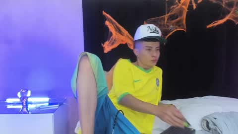 Snapshot of nascary_fox chatting on October 3, 2025, 7:44 pm Nascary Fox online show from October 3, 2025, 7:44 pm