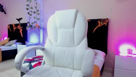 Snapshot of nascary_fox chatting on October 24, 2025, 8:49 pm Nascary Fox online show from October 24, 2025, 8:49 pm