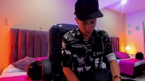 Snapshot of nascary_fox chatting on November 1, 2025, 7:49 pm Nascary Fox online show from November 1, 2025, 7:49 pm