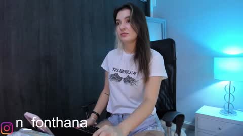 Nashly Fontana online show from December 22, 2024, 1:44 pm