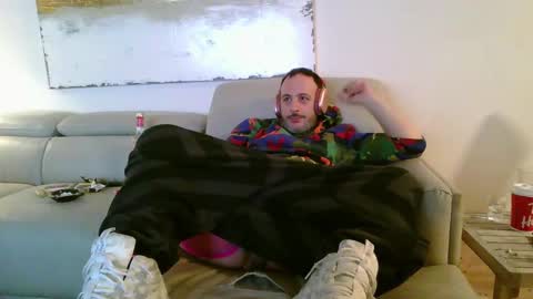 nassobout online show from January 1, 2025, 8:45 am