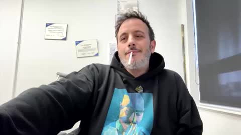 Snapshot of nassobout chatting on April 2, 2026, 9:45 pm nassobout online show from April 2, 2026, 9:45 pm