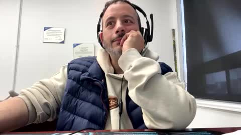Snapshot of nassobout chatting on April 15, 2026, 9:48 pm nassobout online show from April 15, 2026, 9:48 pm