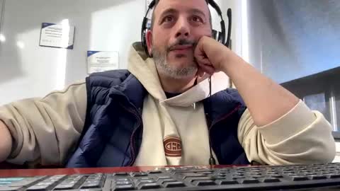 Snapshot of nassobout chatting on April 17, 2026, 10:02 pm nassobout online show from April 17, 2026, 10:02 pm