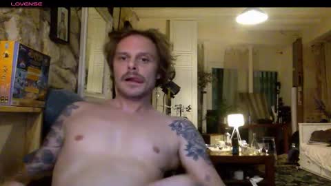 nastyloveparis online show from November 8, 2025, 10:08 pm