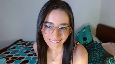 nathalia online show from December 19, 2024, 1:07 am