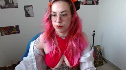 Snapshot of nat_lau chatting on October 4, 2025, 9:35 pm Nat online show from October 4, 2025, 9:35 pm