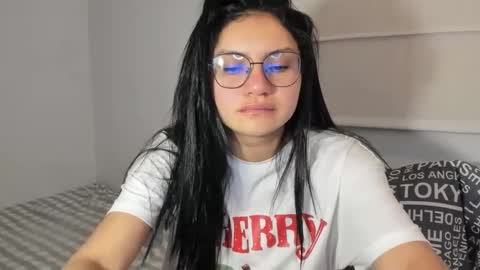 Camila online show from December 3, 2024, 11:13 pm