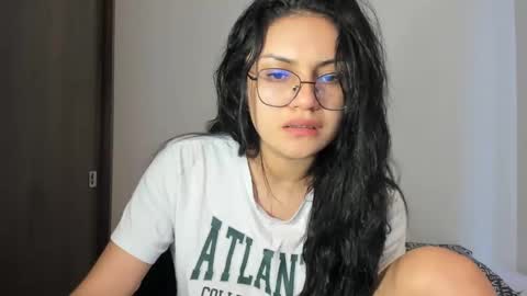 Camila online show from December 12, 2024, 7:59 pm