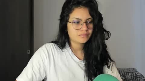 Camila online show from December 18, 2024, 3:55 pm