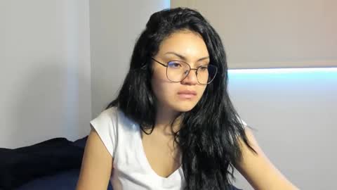 Camila online show from January 21, 2025, 8:32 pm